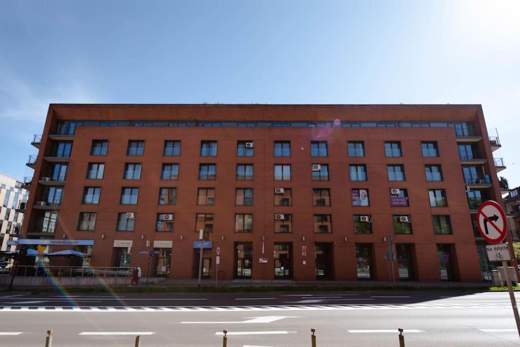 Wygodny Apartament Przy Dworcu Kraków Zewnętrze zdjęcie