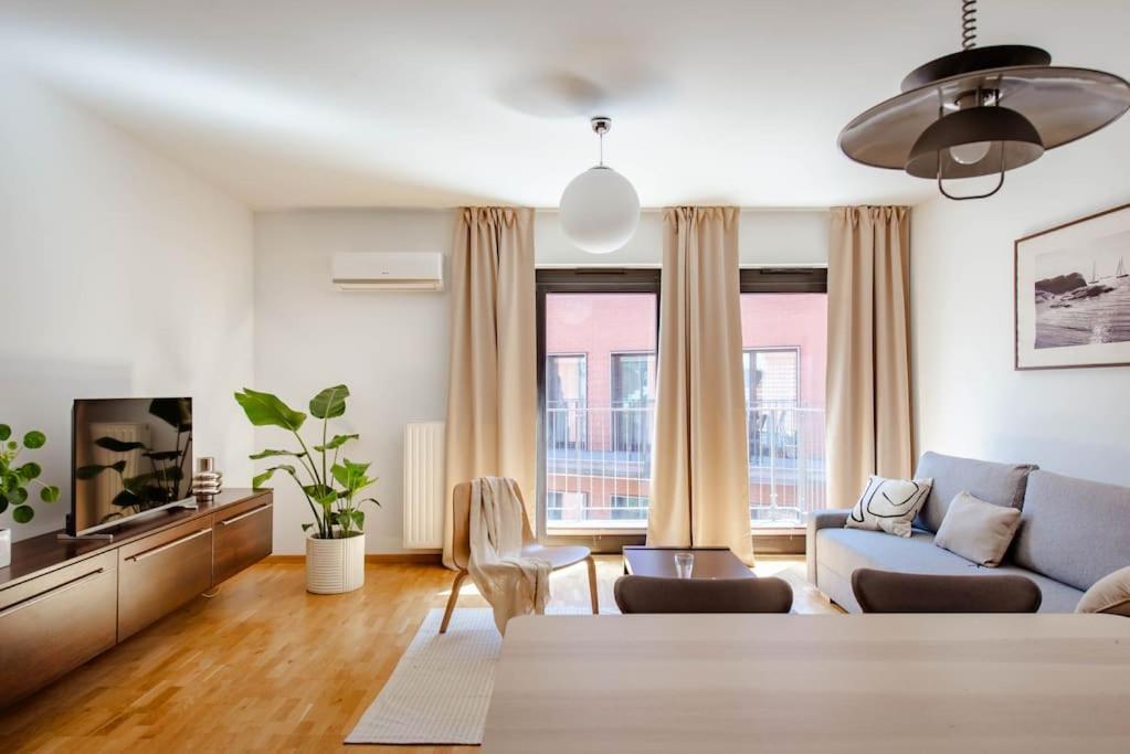 Wygodny Apartament Przy Dworcu Kraków Zewnętrze zdjęcie