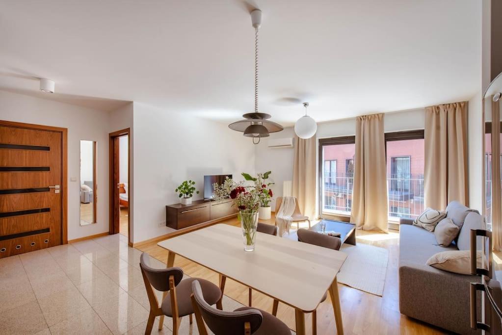 Wygodny Apartament Przy Dworcu Kraków Zewnętrze zdjęcie